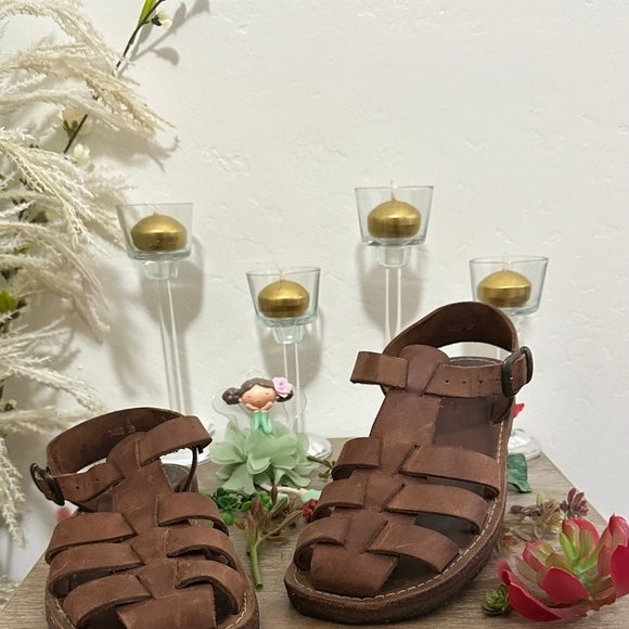 Duckfeet 38 Brown sandals great condition - Picture 2 of 2